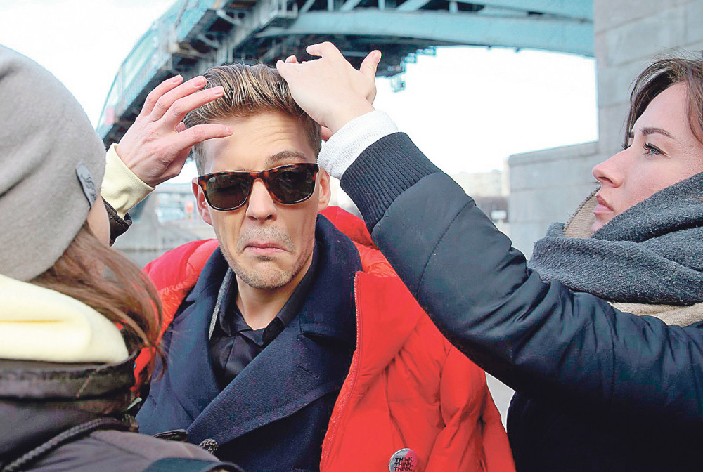 Bikovića opkolile žene!