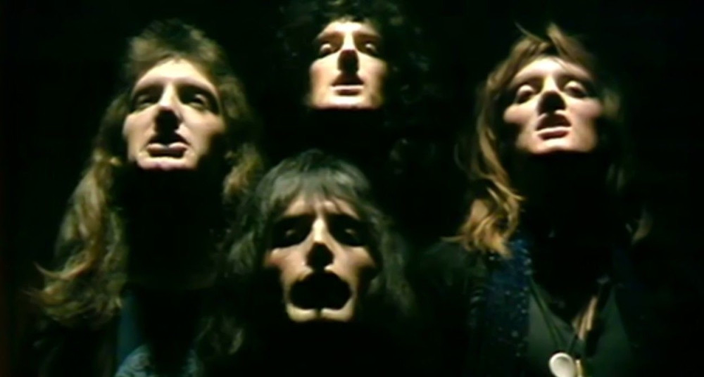 Privedeni pijanac pevao "Bohemian Rhapsody" (VIDEO)