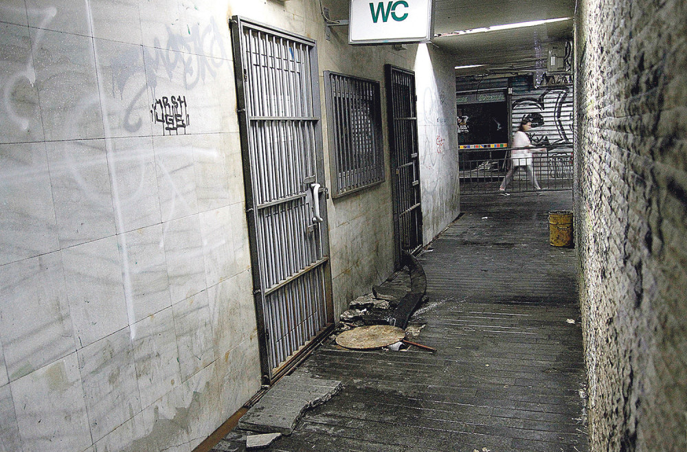 Terazijski prolaz kao javni klozet!