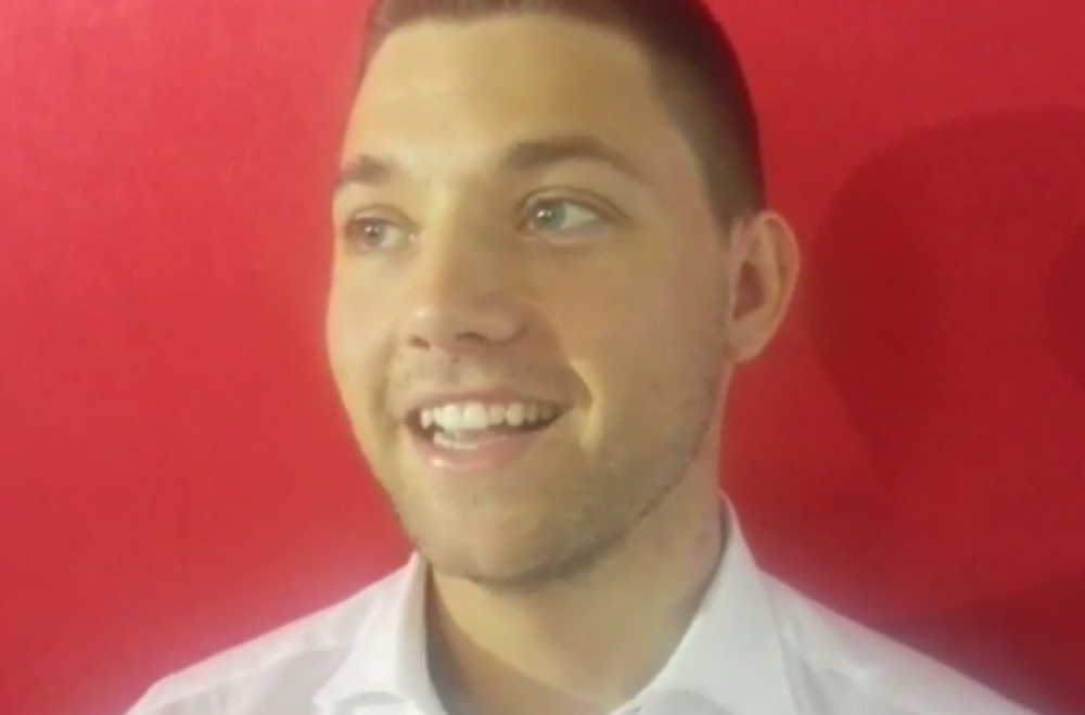 Viktor od brata za rođendan dobio...