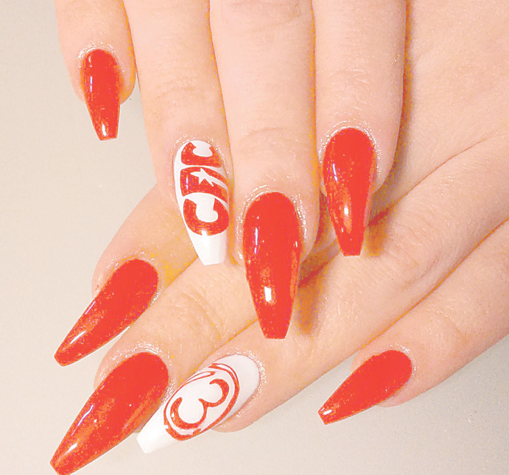 Dijana neće „SPS nokte“!