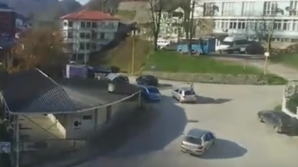 Mladić zapretio da će spaliti sve!