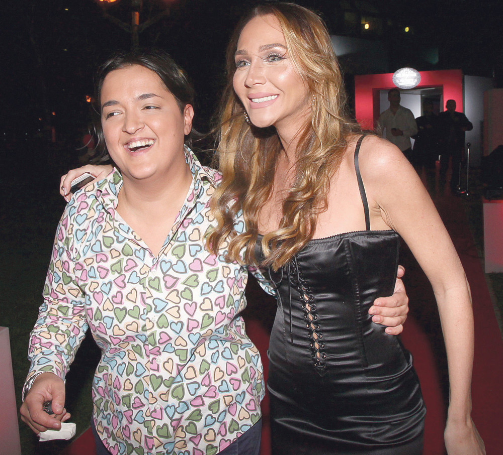 Marija lomila čaše, pa iskasapila prst!