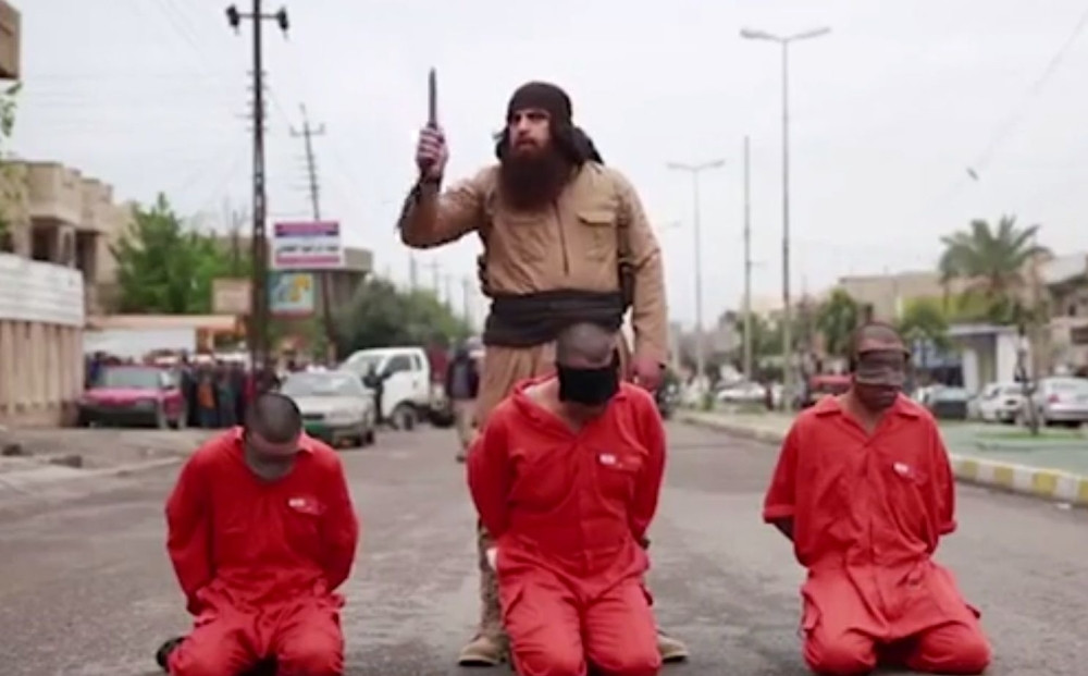 Najsuroviji dželat islamske države (UZNEMIRUJUĆI VIDEO)