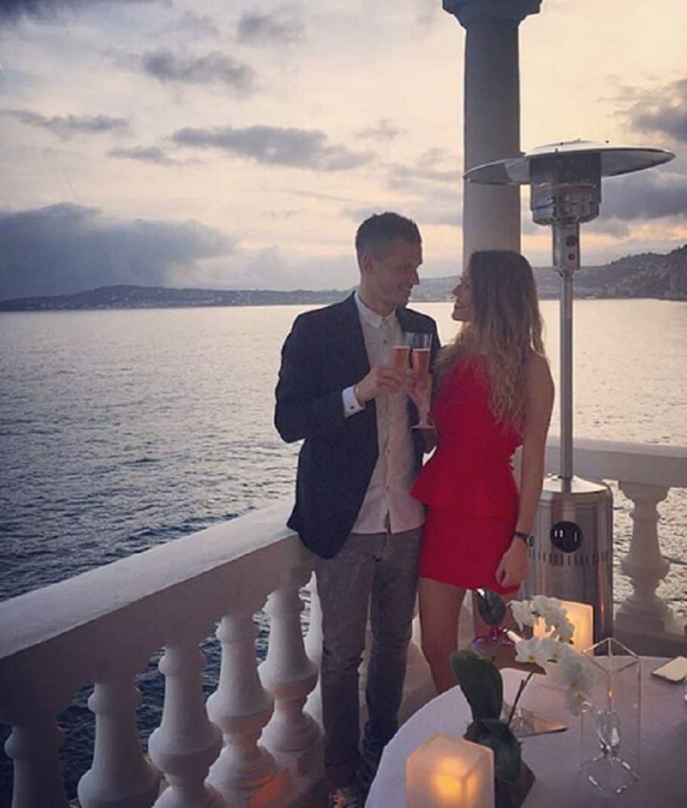 Zvezda Junajteda zaprosila siromašnu prodavačicu!