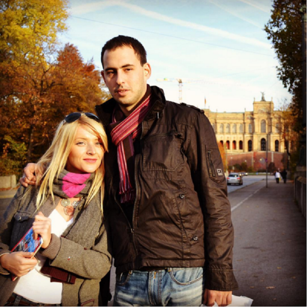 Tako mlada, a već spremna da bude svekrva! (VIDEO)