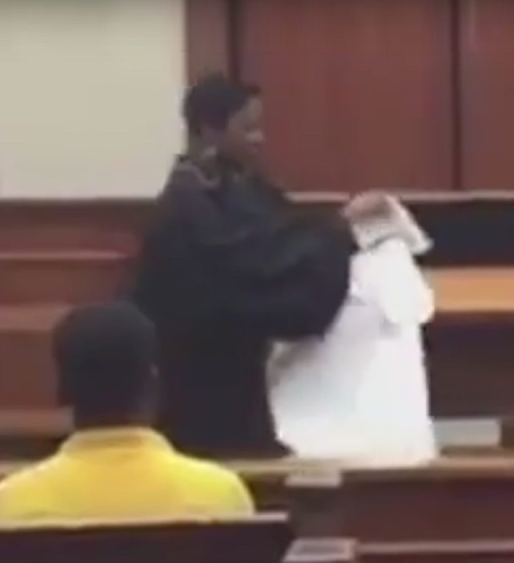 Neko vas usred noći siluje, a vi ste nemoćni!