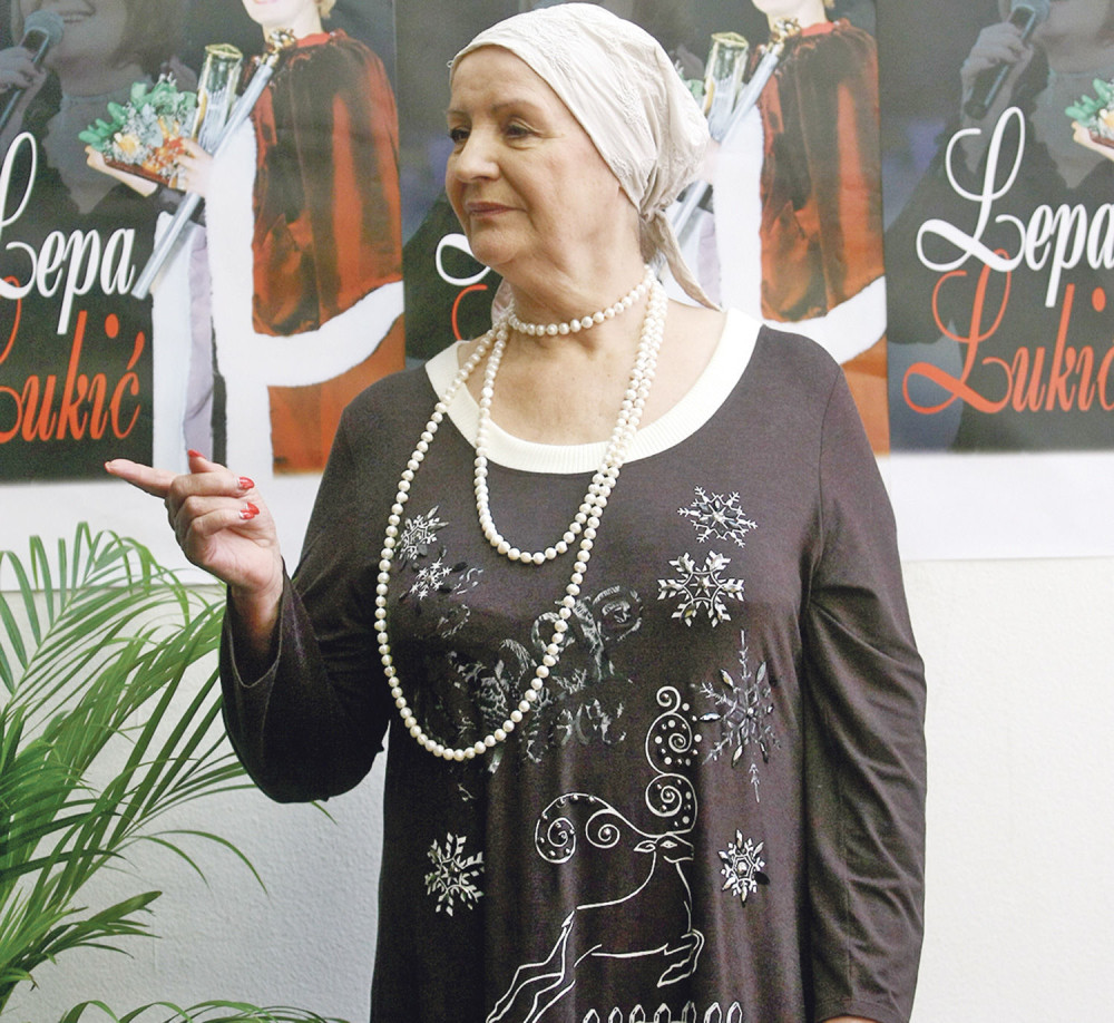 Vesna, ne diraj mi mrtvu majku!