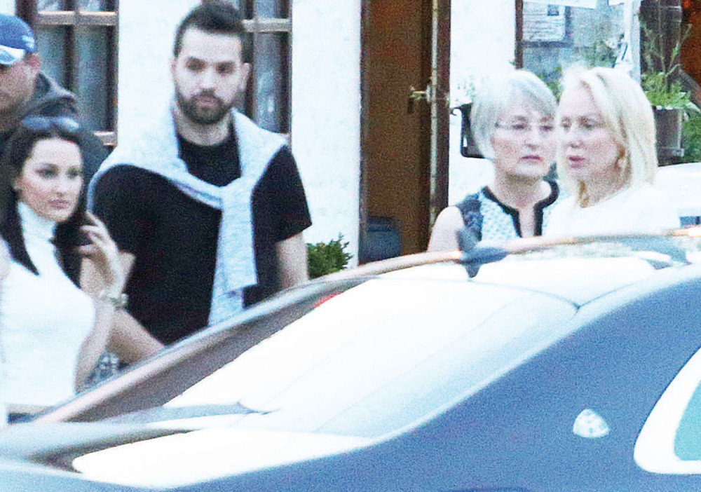 Brena nahranila snajku!