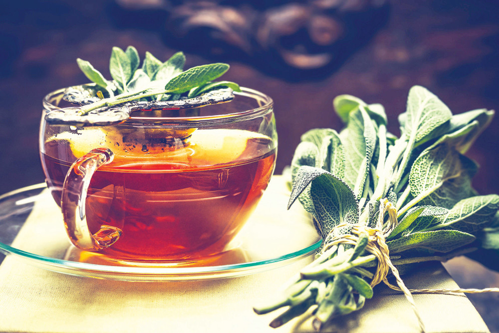 Nema lekovitije biljke! Čaj od žalfije leči akne, čisti kožu, jača imunitet, dobar je za bubrege!