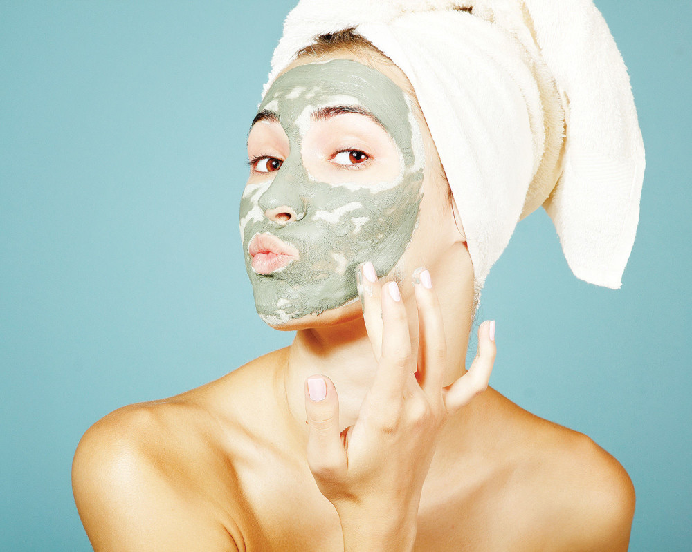 Na Internetu možete pronaći razne bjuti trikove, ali ove ni u kom slučaju ne treba da isprobate!