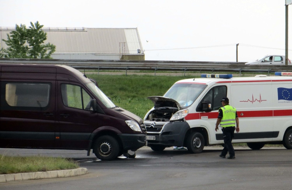 Sudar kombija i Hitne pomoći