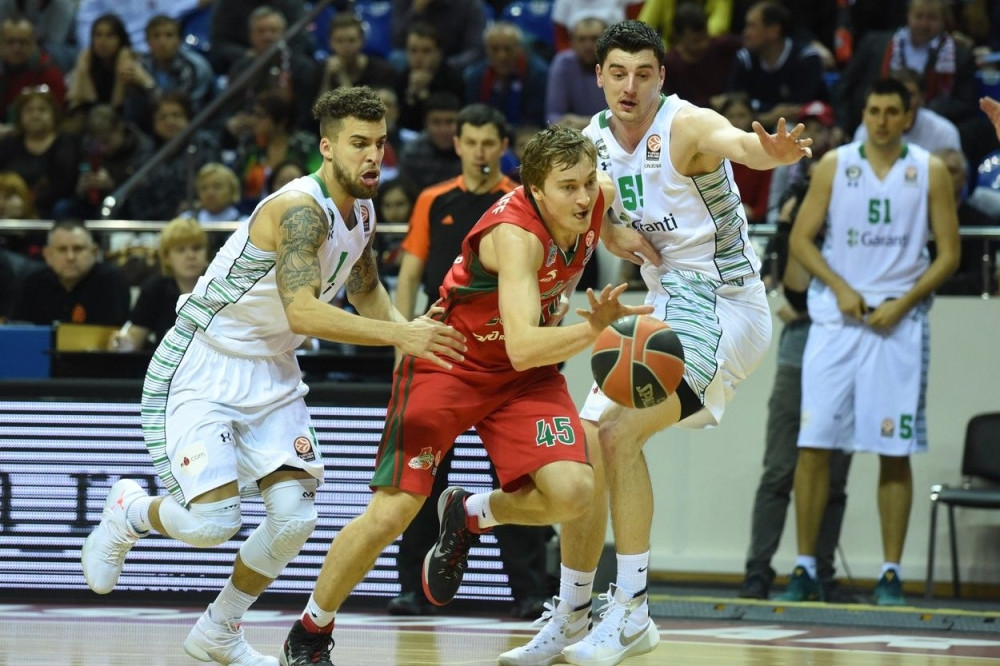 Darušafakini Ameri provozali Lokomotivu