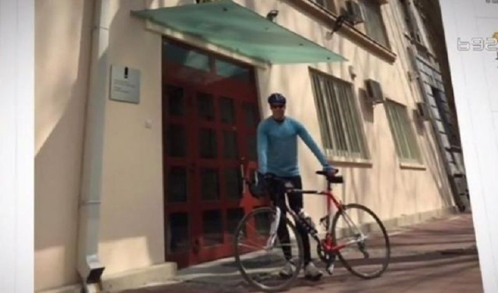 Holanđaninu koji pomaže srpskoj deci ukrali bicikl!