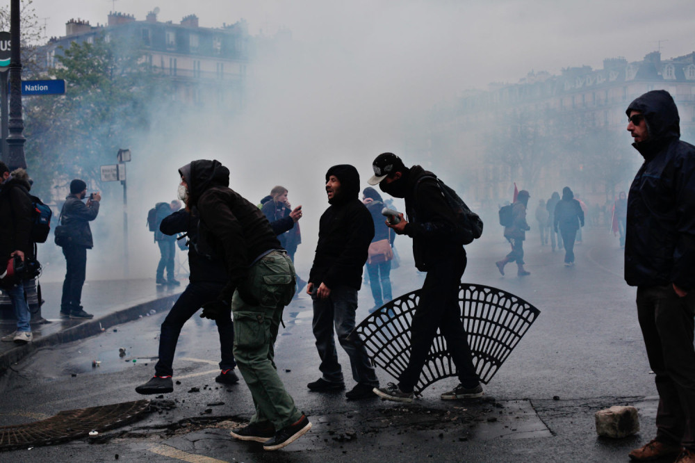 Masovni protesti radnika u Parizu (VIDEO)
