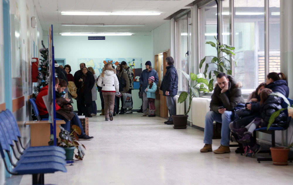 Napao lekara i lomio po domu zdravlja