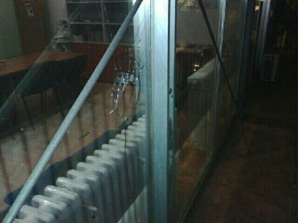 Napad na prostorije SNS na Zvezdari (FOTO)