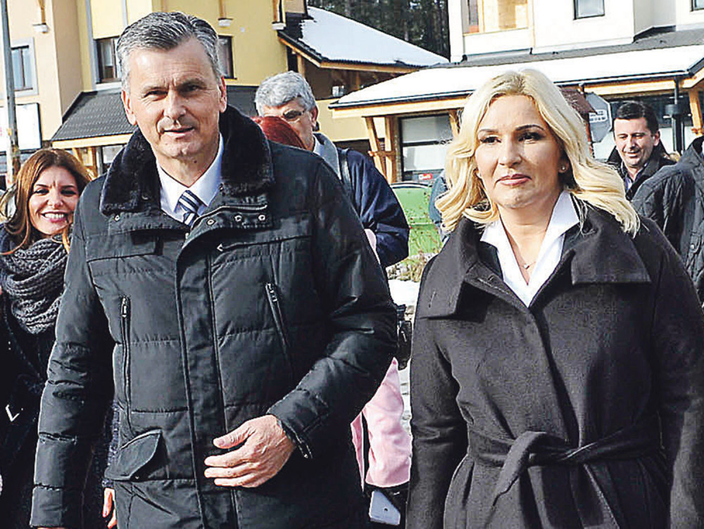 Lider Čajetine tuži državu ambasadorima!