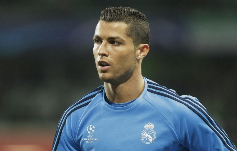 Ronaldo zafrljačio mikrofon novinara u vodu (VIDEO)