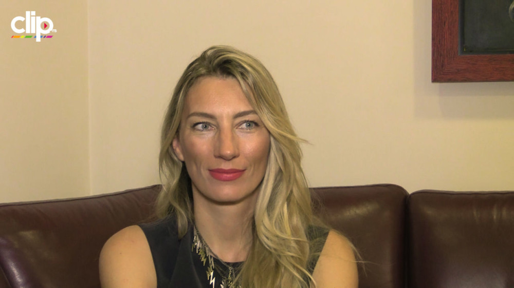 Ana: Vuk želi batu i seku! (VIDEO)