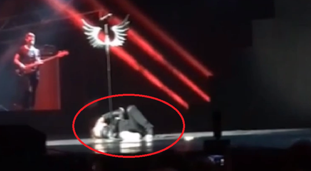 Ruski predstavnik za Evrosong se onesvestio na bini! (VIDEO)