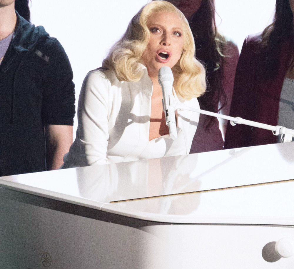 Lejdi Gaga oduševila fanove novim izdanjem (FOTO)