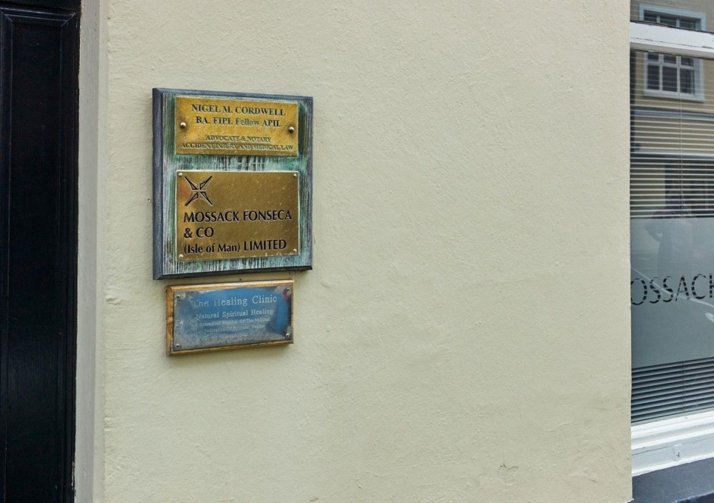 Racija u advokatskoj kancelariji (VIDEO)