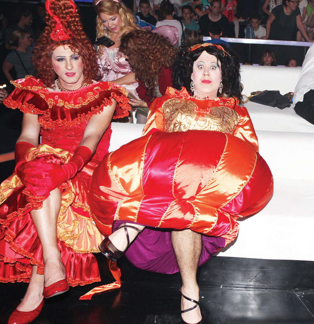 Pepeljugina sestra zaboravila da depilira noge