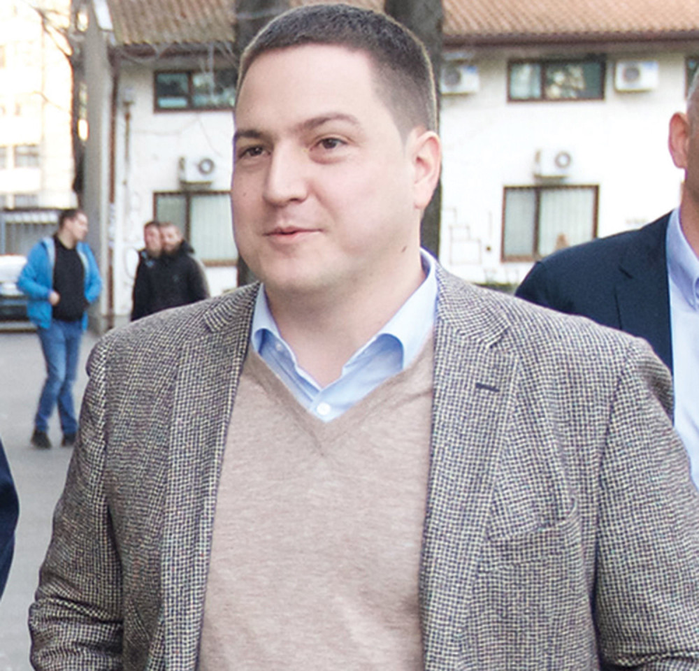 Ružič podelio 107 ruža