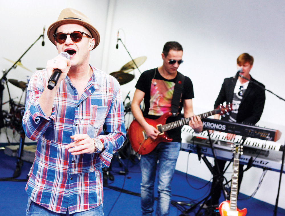 "Tropikov" koncert iz tri dela!