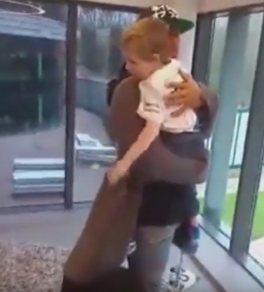 Hamilton ispunio želju bolesnom dečaku (VIDEO)