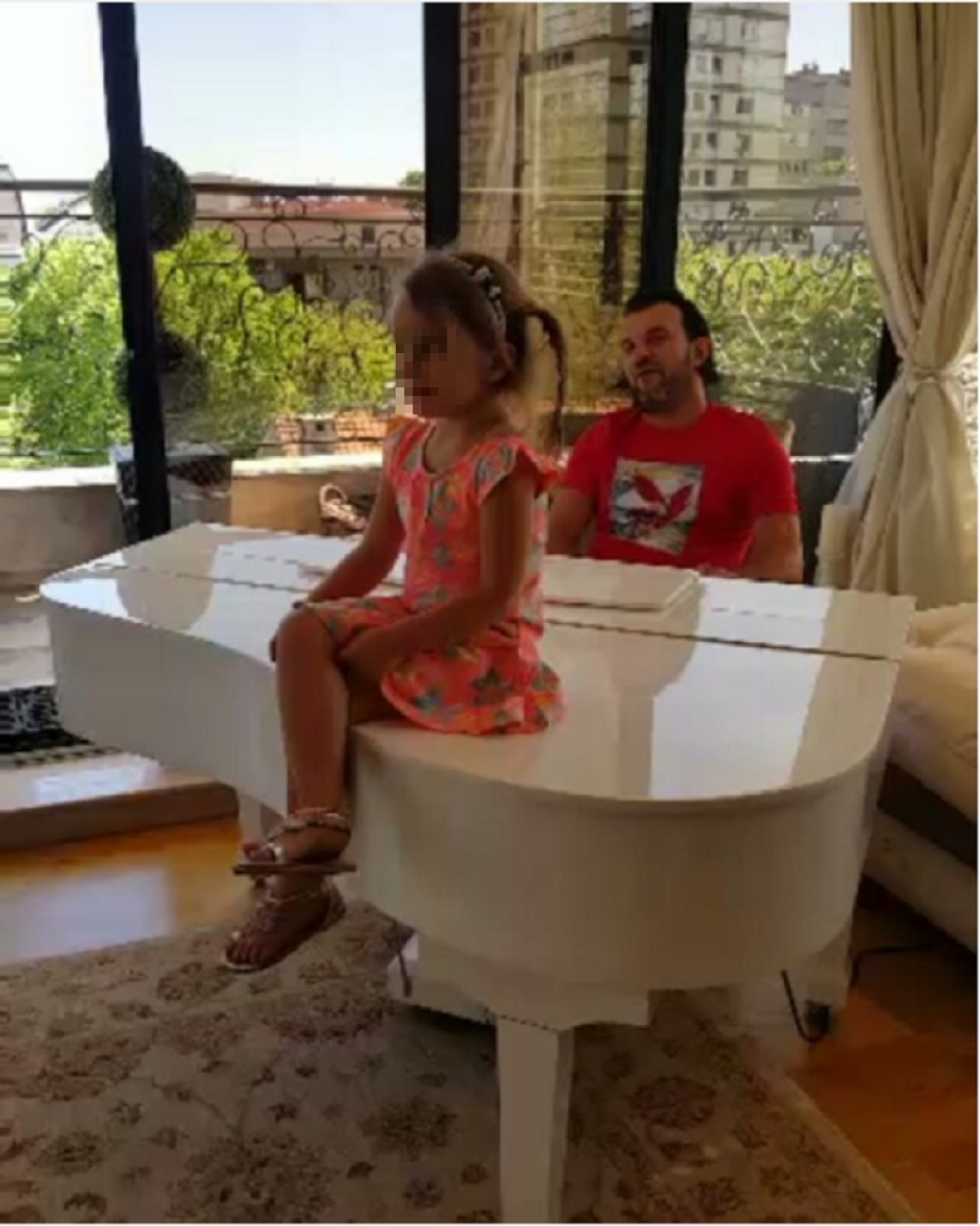 Mini koncert Lukasa i njegove ćerkice! (VIDEO)