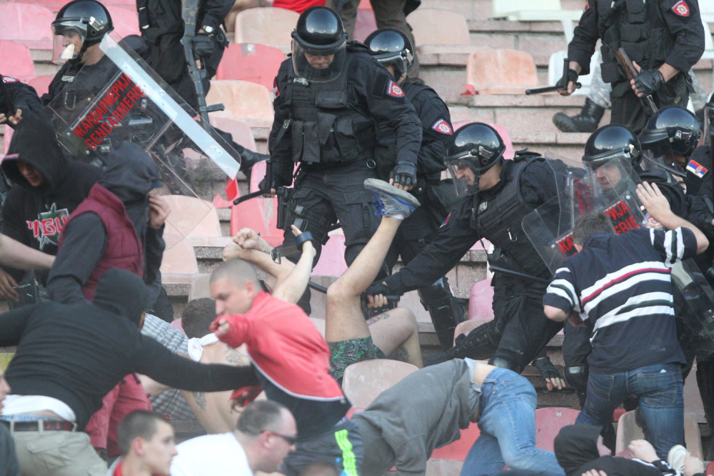 Oko 200 navijača ne smeju na utakmice!