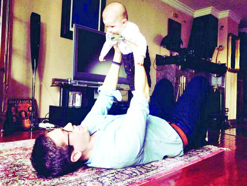 Nikola vežba za ulogu oca