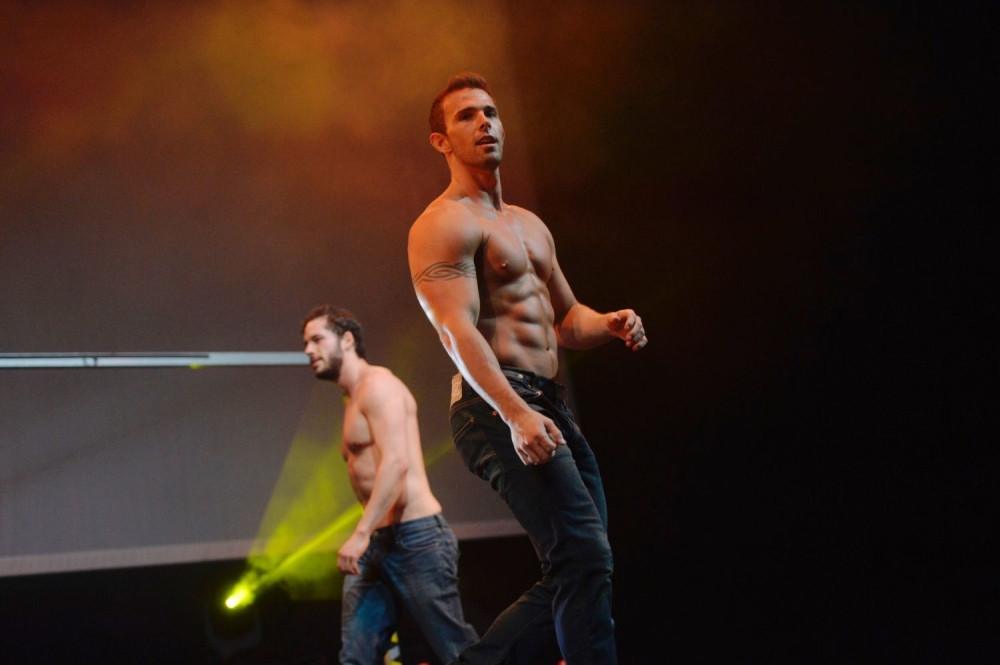 Striperi oduševili Beograđanke (FOTO+VIDEO)