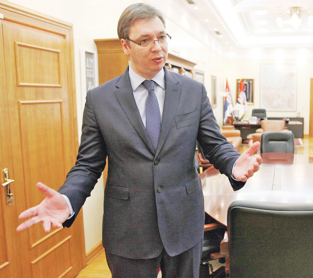 Vučić sam samcijat radi, a ministri zabušavaju!