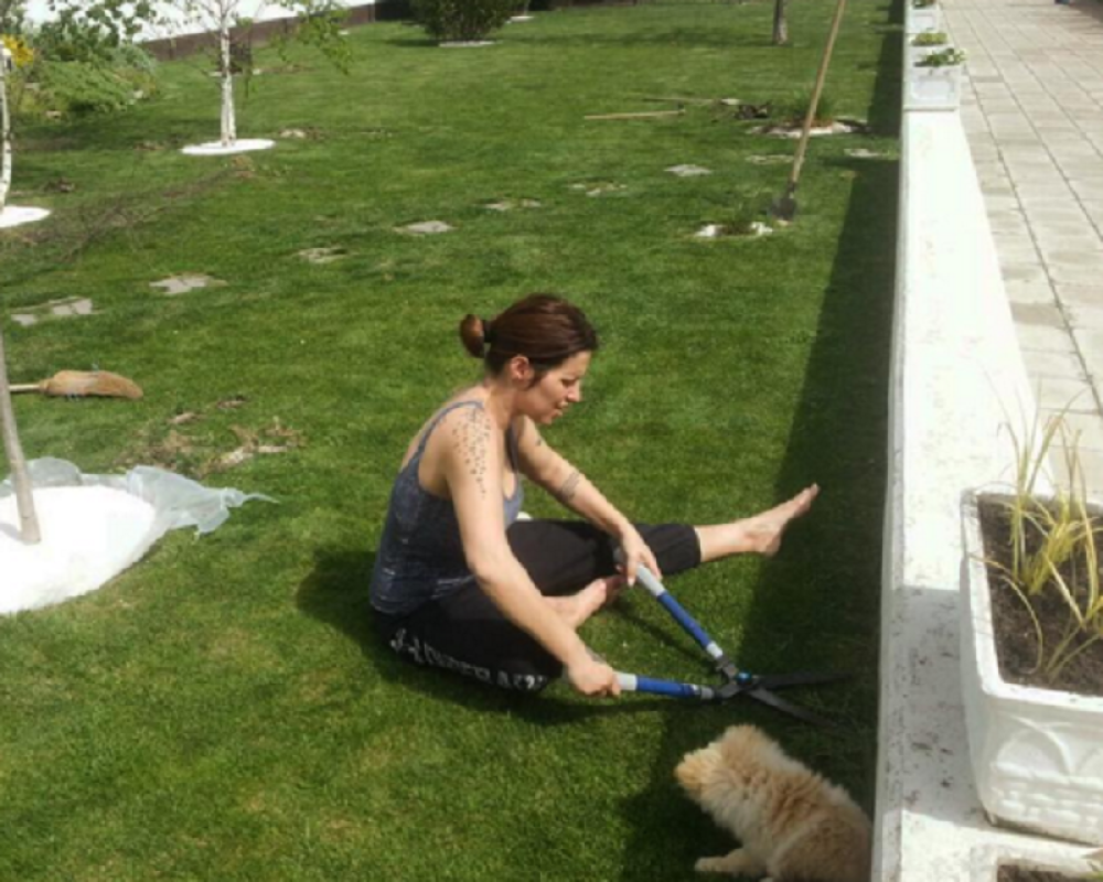 Trudna Seka radi dok Veljko odmara