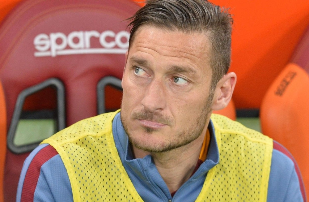 Okačio kopačke o klin, a sad kreće u školu!