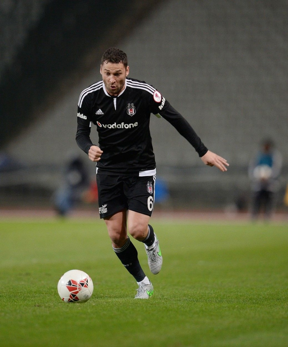 Golčina Tošića u istanbulskom derbiju