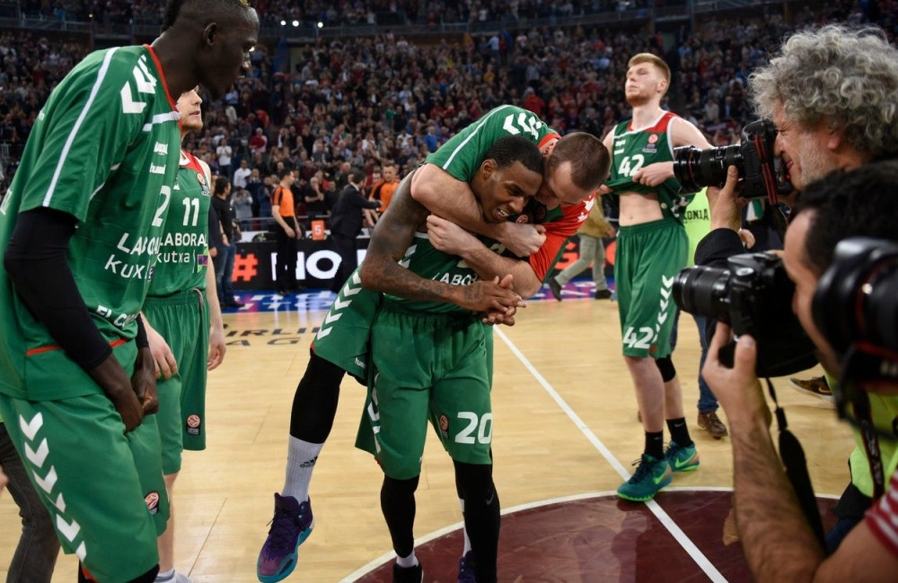 Blažič i Bertans na fajnal foru!