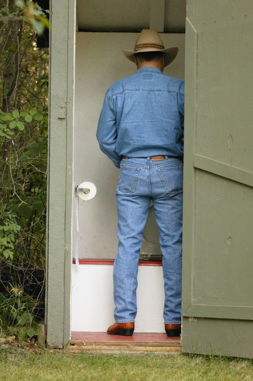 Krišom snimao muškarce u wc-u!