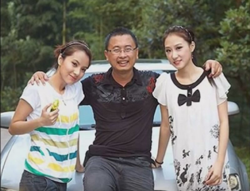 Grad u kom svaki momak ima po tri cure (VIDEO)