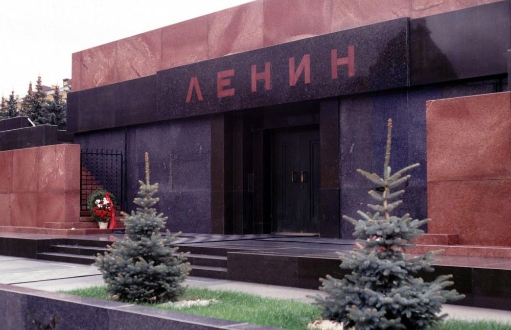 Većina Rusa za to da se Lenjin sahrani