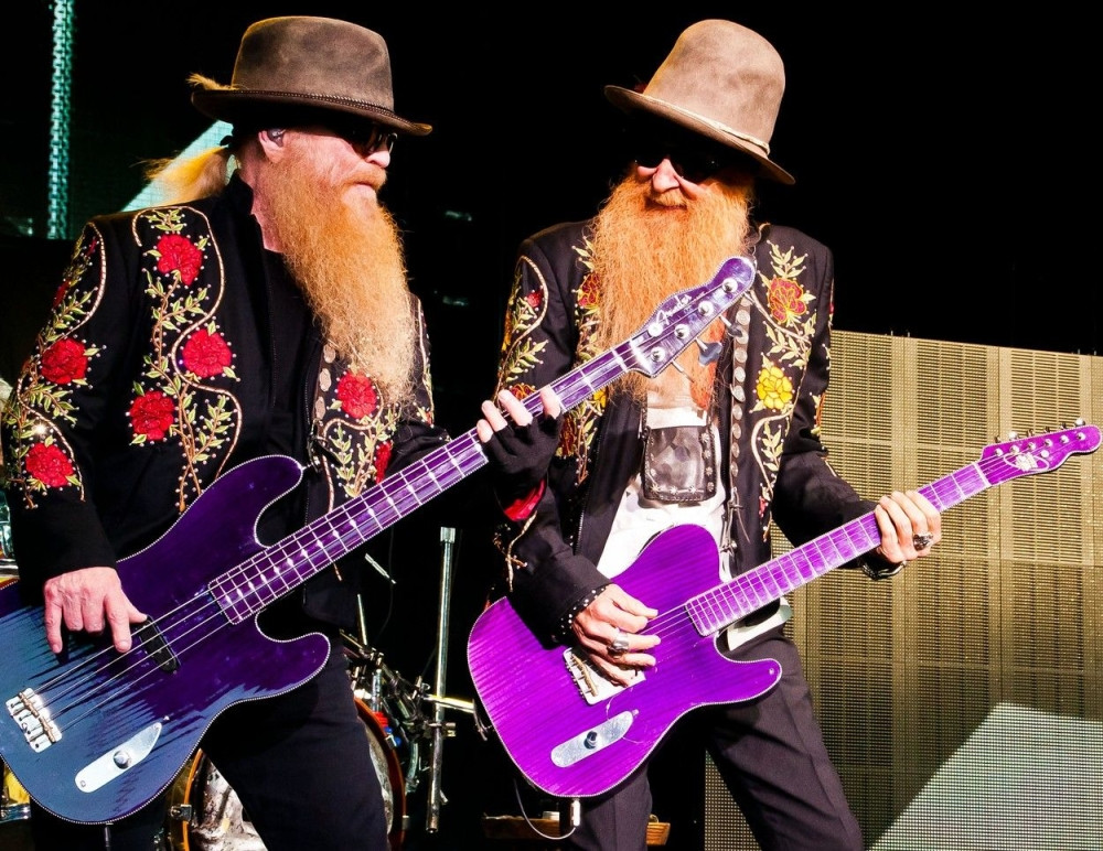 Basista benda ZZ Top iščašio rame (VIDEO)