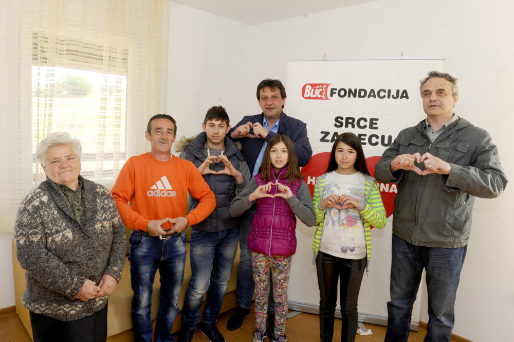 Nikolići se uselili u novu kuću (FOTO + VIDEO)