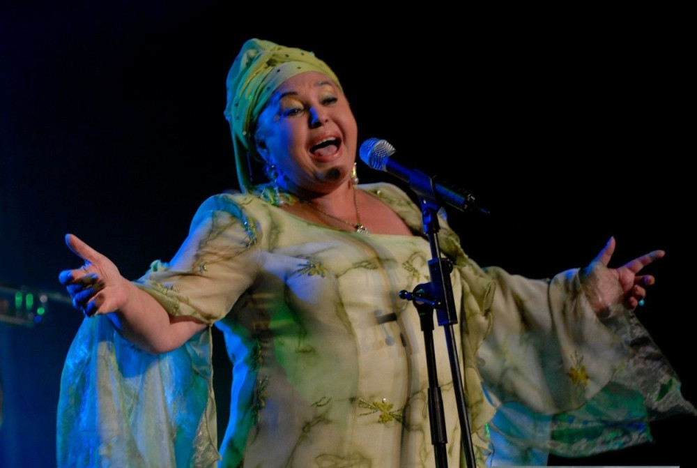 Ćerka Esme Redžepove je krenula stopama majke i izgleda zaista NEVEROVATNO! (FOTO)