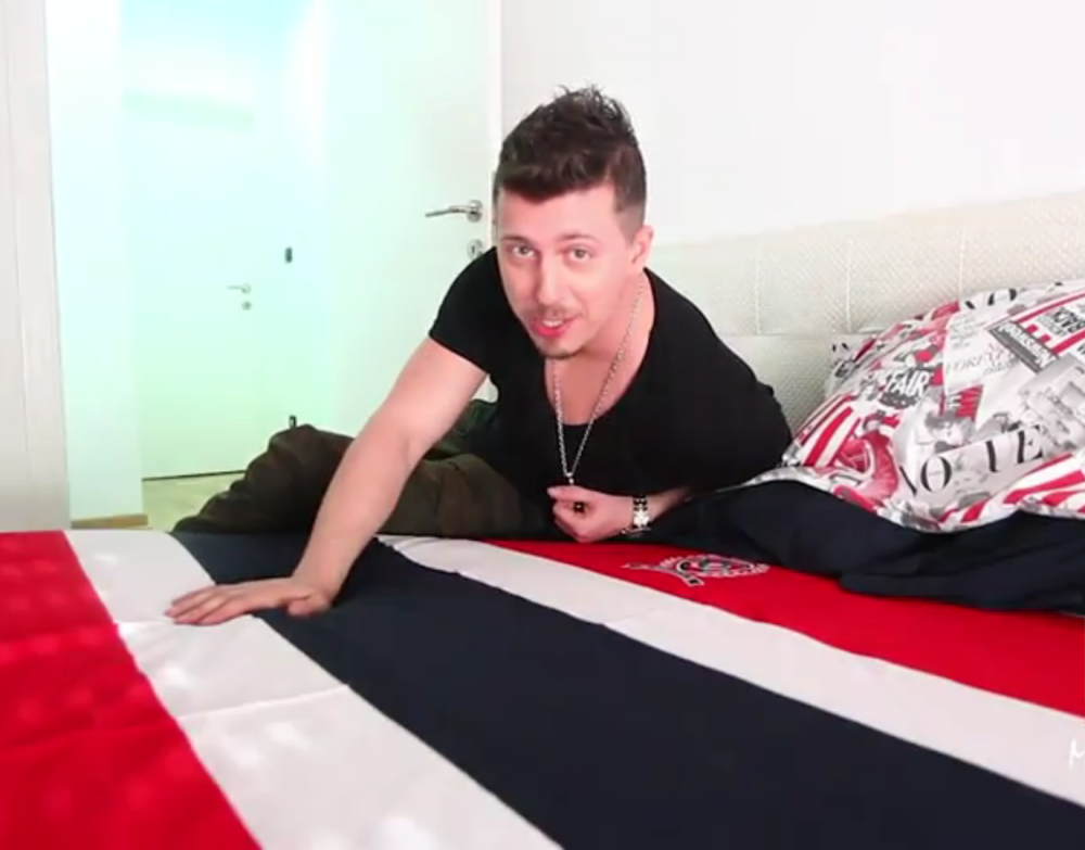 Zavirite u Dinčin stan (FOTO)