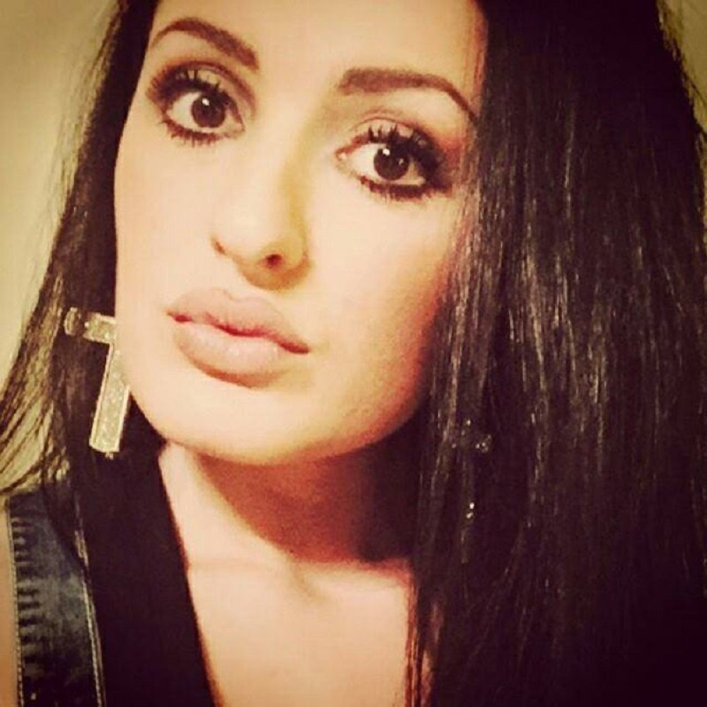 Silvija Đogani peva u crkvenom horu (VIDEO)