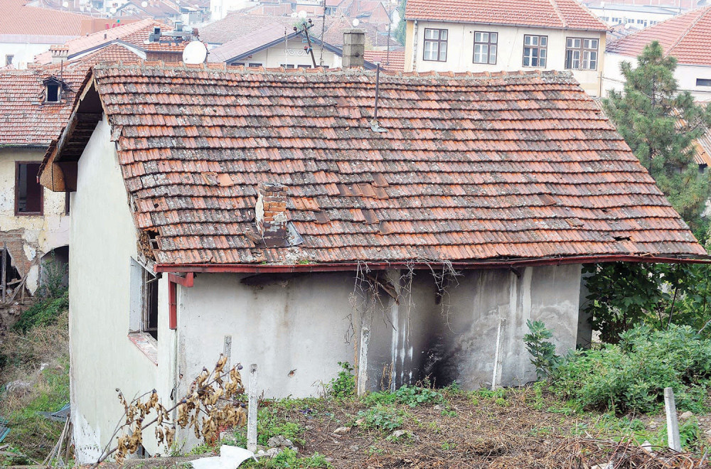 Britanci vraćaju Srbe u Prizren