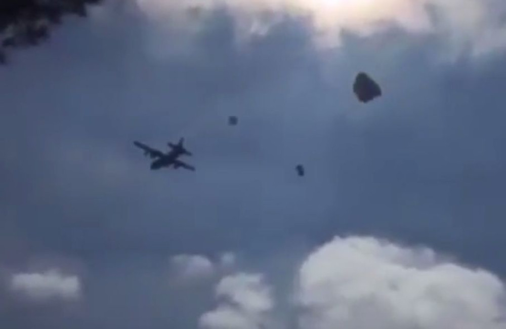 Evo šta se desi kada izbacite "hamvi" iz aviona (VIDEO)